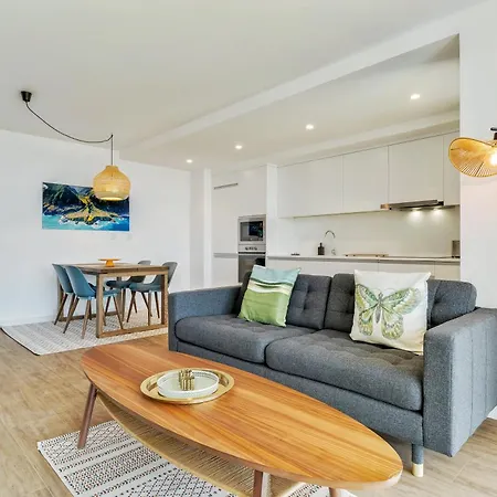 Atlantic Nest By Madeira * カマラ・デ・ロボス