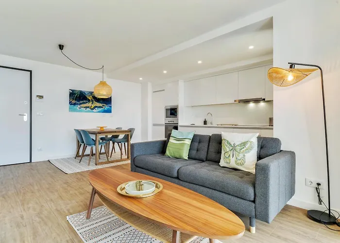 Atlantic Nest By Madeira * カマラ・デ・ロボス