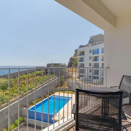 Atlantic Nest By Madeira Câmara de Lobos