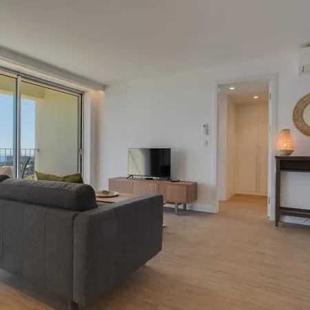 Atlantic Nest By Madeira * Câmara de Lobos