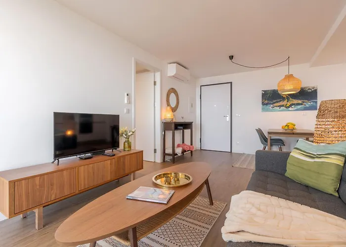 Atlantic Nest By Madeira * Câmara de Lobos